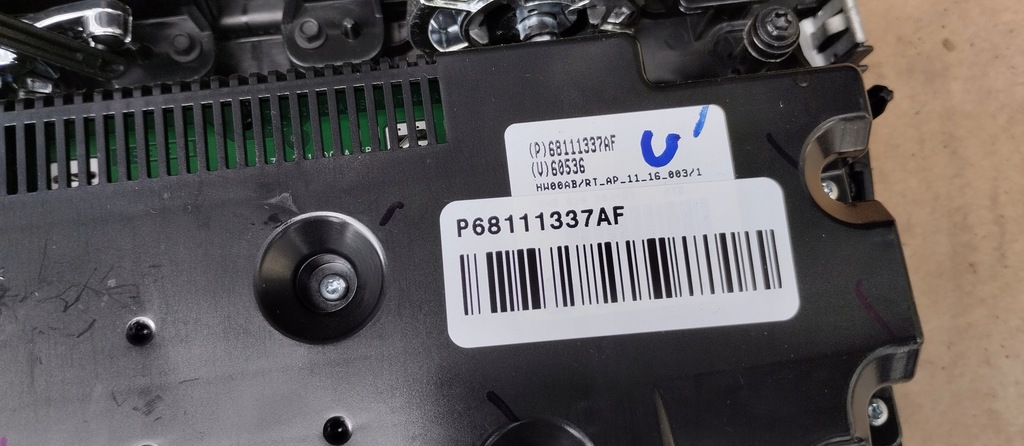 фото №8, Панель кондиционера рамка приборная панель lancia voyager 2011- 1pe401x9ad