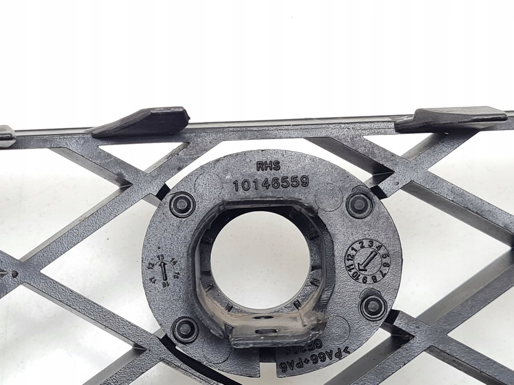 фото №10, 2015 bentley flying spur нижня решітка бампера передній 10146559