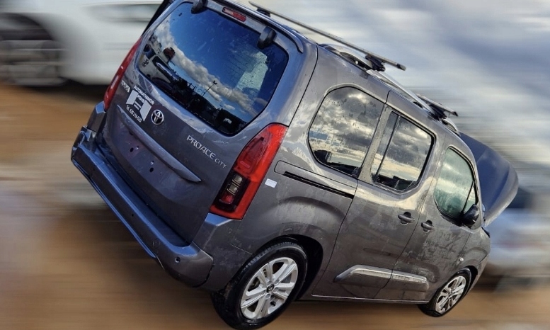 фото №1, Toyota proace city berlingo дверь правое задняя l+p полный демонтаж