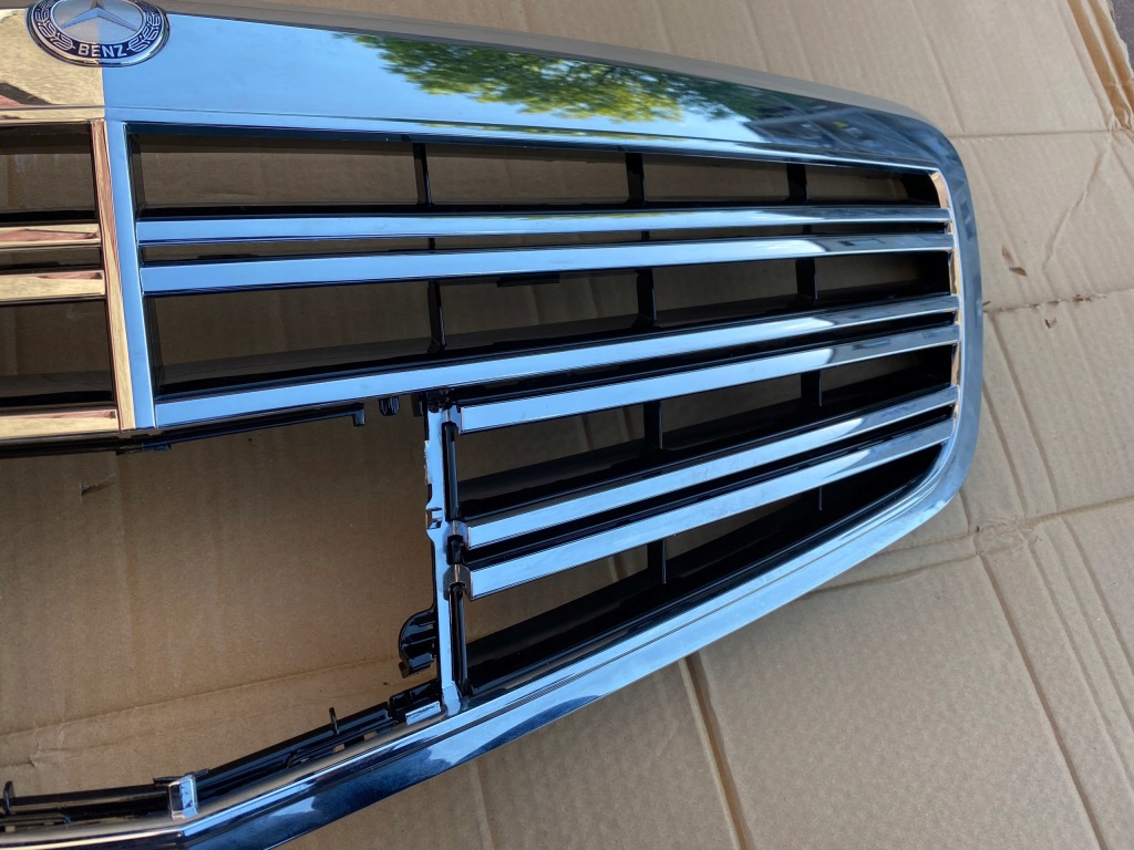 Решётка радиатора mercedes w221 рестайлинг  amg distronic Оригинал