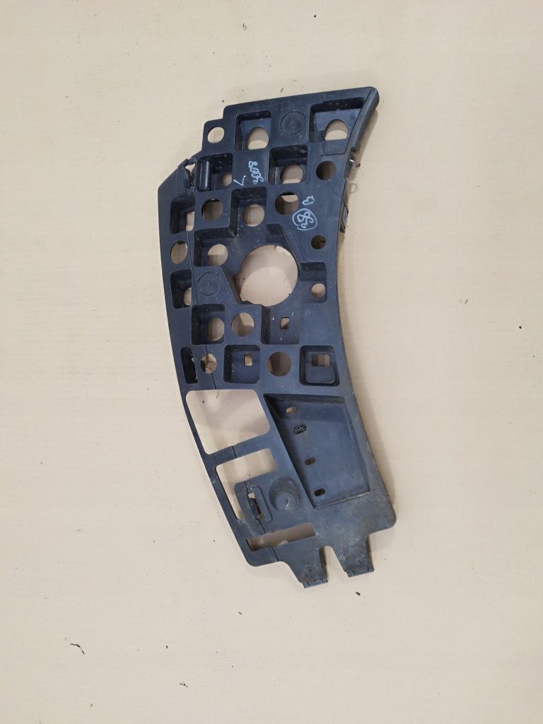 фото №13, Направляющая бампера левый перед peugeot 3008 i lata 2009-2012 przed lift