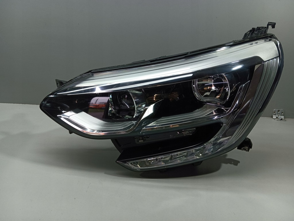 фото №1, Лампа led лівий перед передня renault megane iv 260603157r