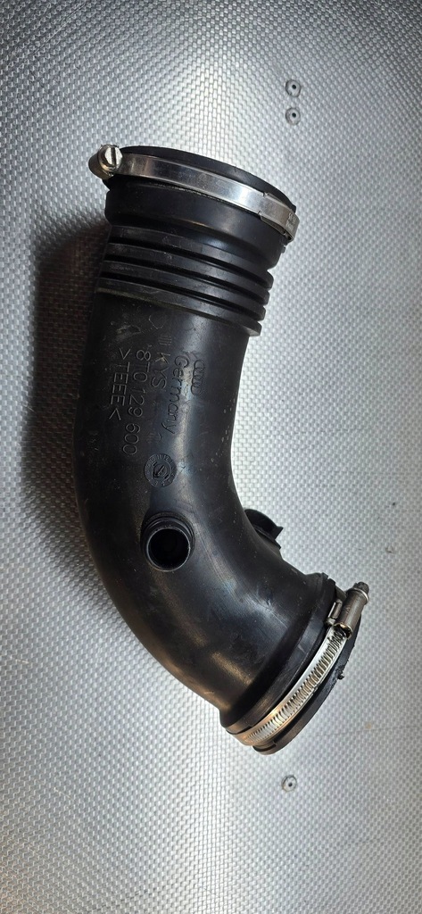 фото №4, Audi rs5 8t coupe 4.2 fsi cfs шланг труба wąż всасывающий воздуха 8t0129600