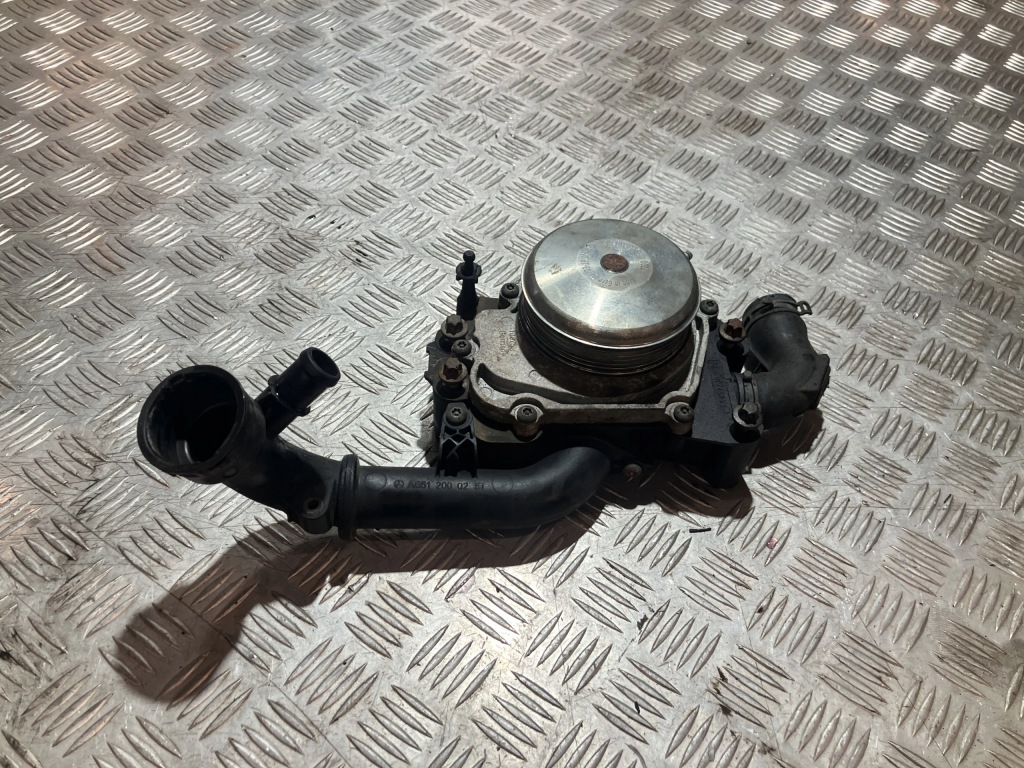 фото №1, Насос води mercedes c207 w207 2.2 cdi 651911