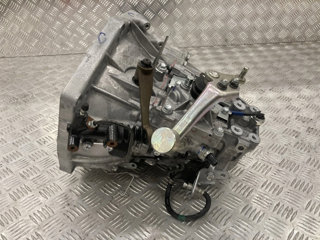 Коробка передач передач механическая коробка передач toyota aygo x 22- Цена