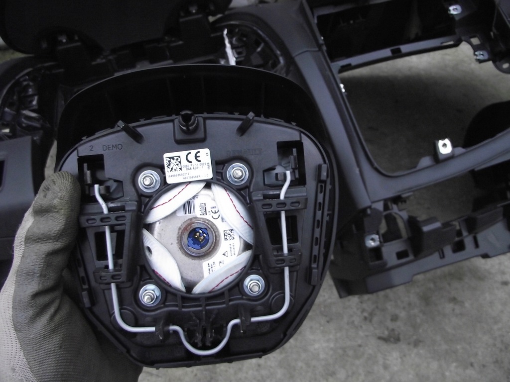 фото №9, Консоль приборная панель clio iv lift 18r eu приборная панель подушка безопасности