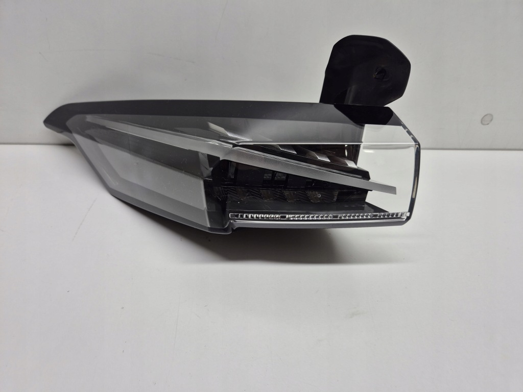 Купить Peugeot 408 sw фара задняя левая led оригинал европа 2022-