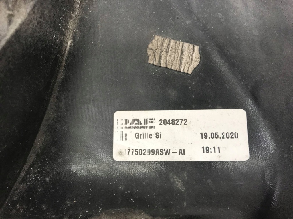 Решітка радіатора решітка радіатора нижня daf xf 106 рестайлінг  2048272 в Україні