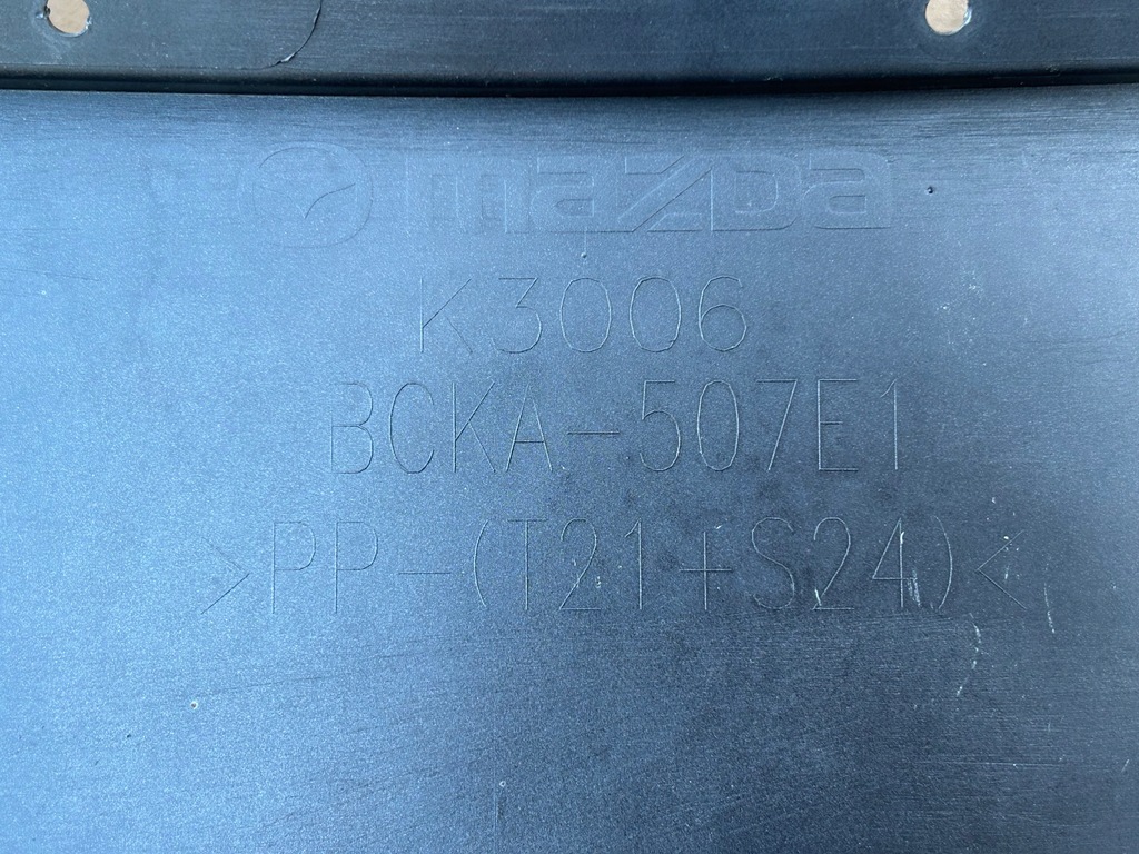 фото №12, Mazda 3 молдинг накладка бампера перед передняя