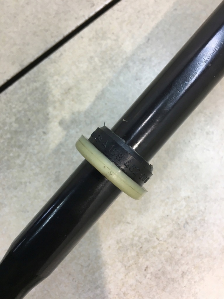 Хрестовина колонки кермового w168 a1684620060 a1684620478 Недорого