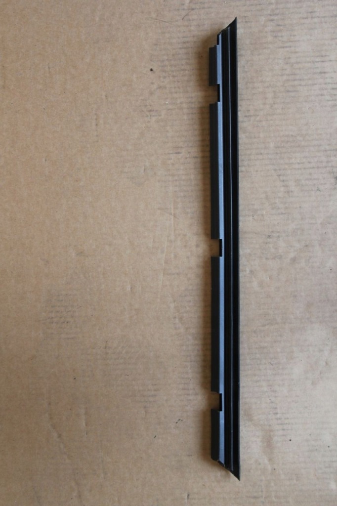 фото №1, Молдинг дверь vw polo 9n 02-08 6q6839472a
