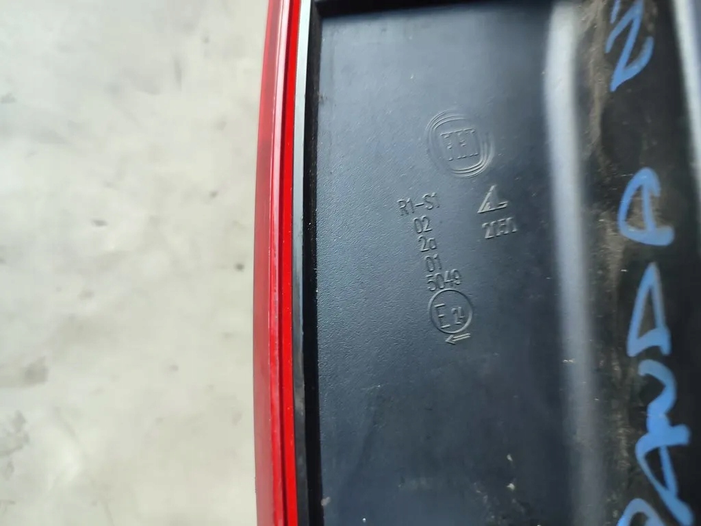 фото №9, Лампа вкладыш задняя задняя левая fiat panda iii 2016