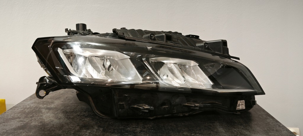 Купить Фара правый  передняя правая  перед peugeot 308 3 t10 full led 98516735
