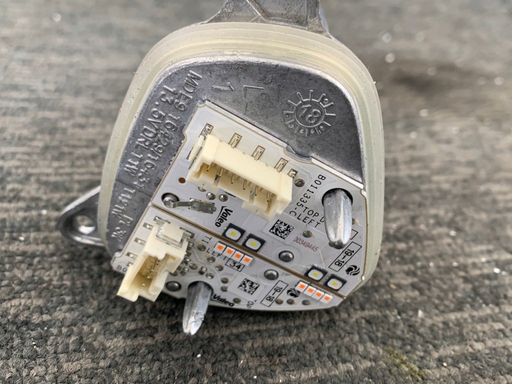 Купить Opel crossland x 1.2 thp 19r блок розжига фары led поворотник левая