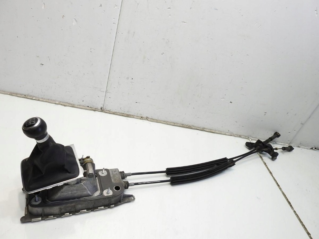 Куліса  перемикання передач троси vw passat b7 2.0 tdi 3c0711049ag Доставка