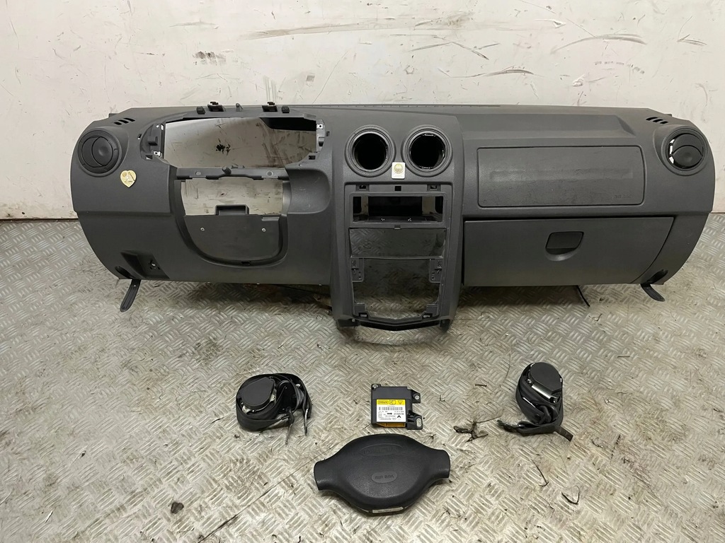 фото №1, Консоль панель приладів подушка безпеки ремені dacia logan i kpl