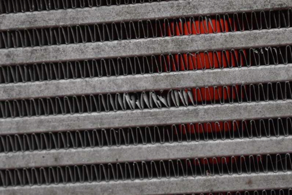 Радиатор интеркулер 1c0145803g vw passat b6 2.0 tdi 140 km 05-10 Цена