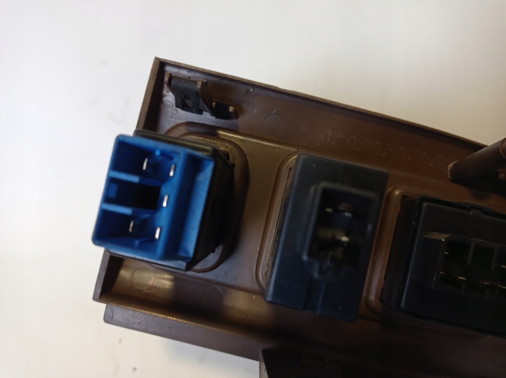 фото №9, Панель света зеркал kia carnival 0k55355210d