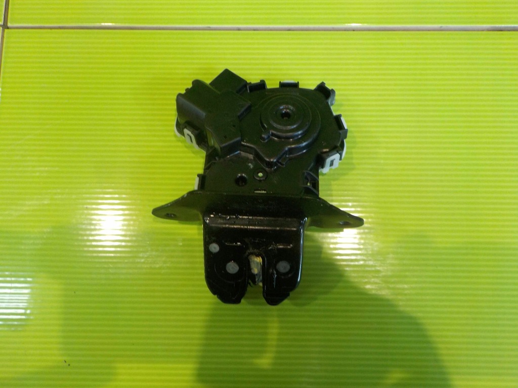 фото №1, Mazda 2 iv 20r 5d замок кришки задня