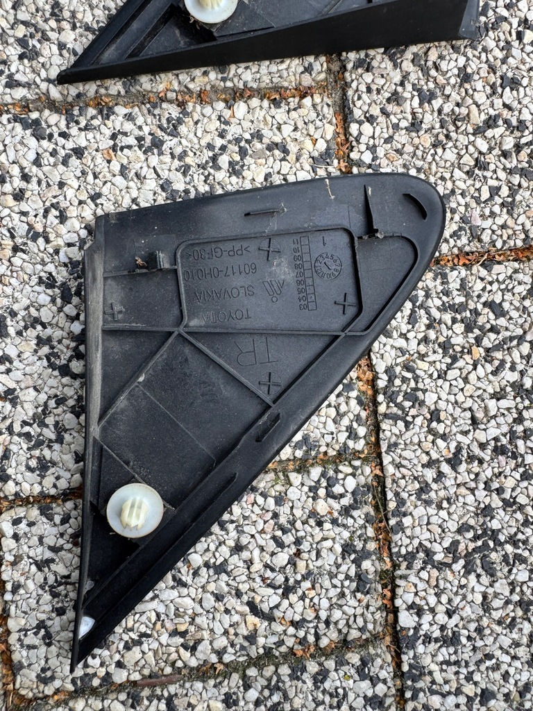 фото №9, Toyota aygo молдинг накладка треугольник крыла правый 60117-0h010