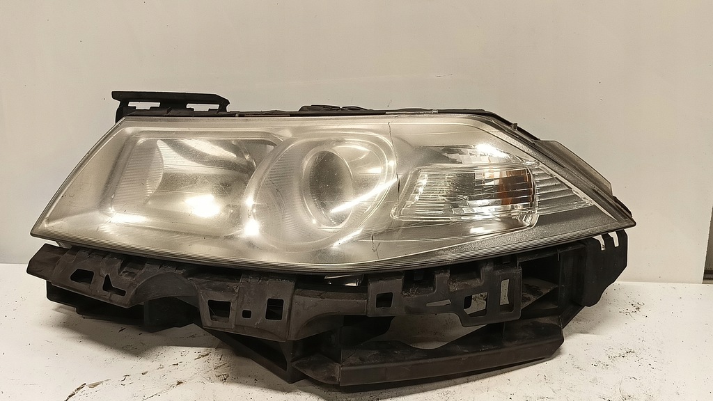 фото №9, Лампа передняя левая renault megane lift