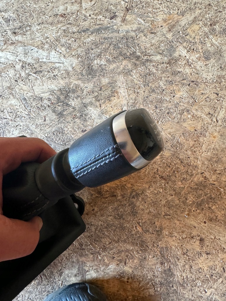 фото №3, Домкрат переключения передач ручка чехол renault scenic iv