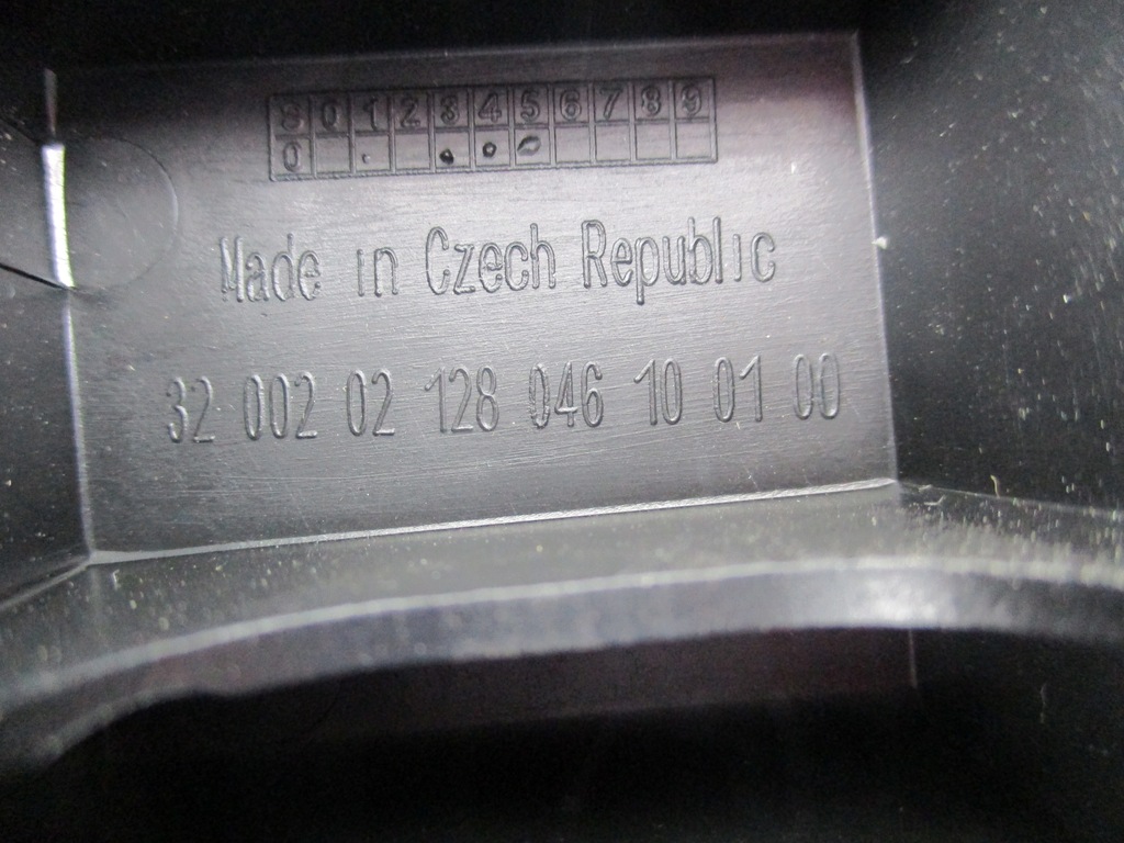 фото №10, Skoda новий напрямна бампера оригінальний номер 6v9807863