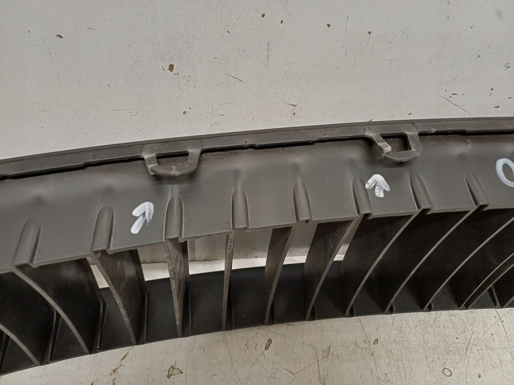 фото №8, Skoda octavia 2 ii rs 05- решётка бампера перед 1z0853677a