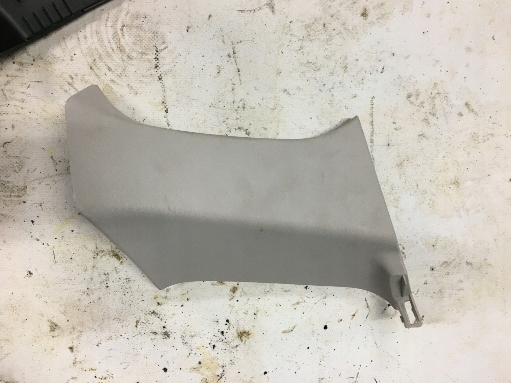 фото №1, Захист стійка lewego заднього megane iv kombi