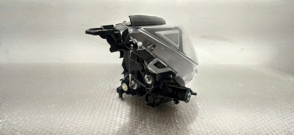 Фара правый  toyota rav 4 full led Доставка