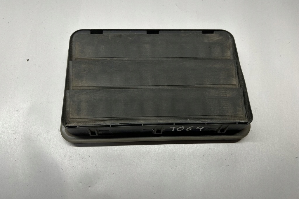 фото №12, Решётка вентиляции bmw 6 cabrio f12 6962293 4.4l бензиновый 300kw 2012