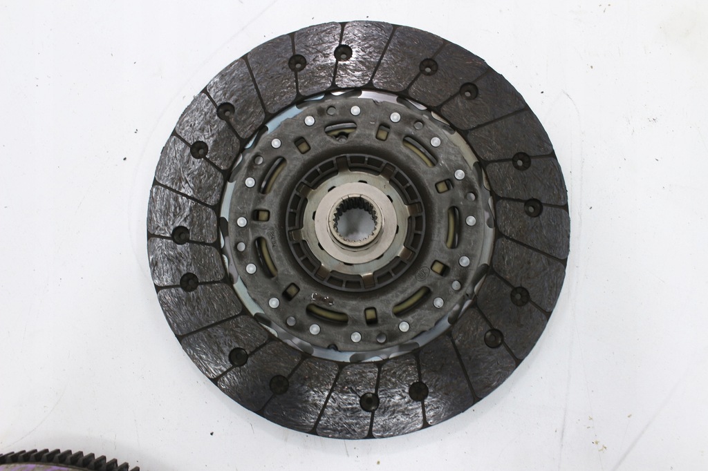 фото №7, Audi a3 8v tdi зчеплення колесо двомасовий 04l105266b