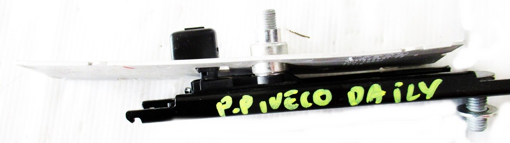 фото №1, Iveco daily vi регулировка поперечина правый перед