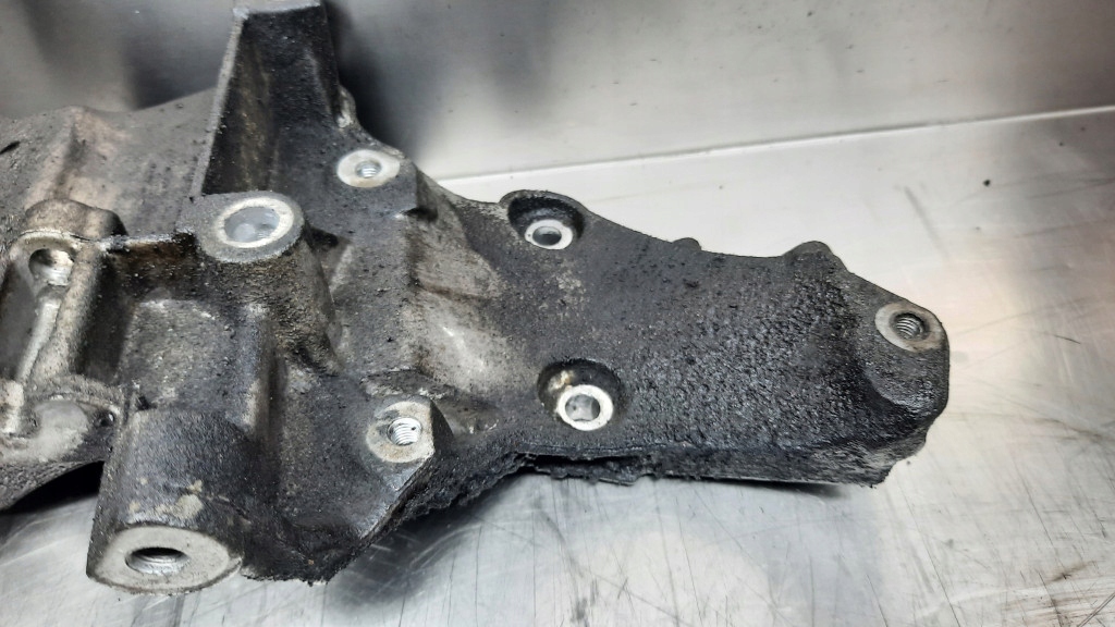 фото №6, Кронштейн двигуна 8200154164 renault espace iv 2.2 dci