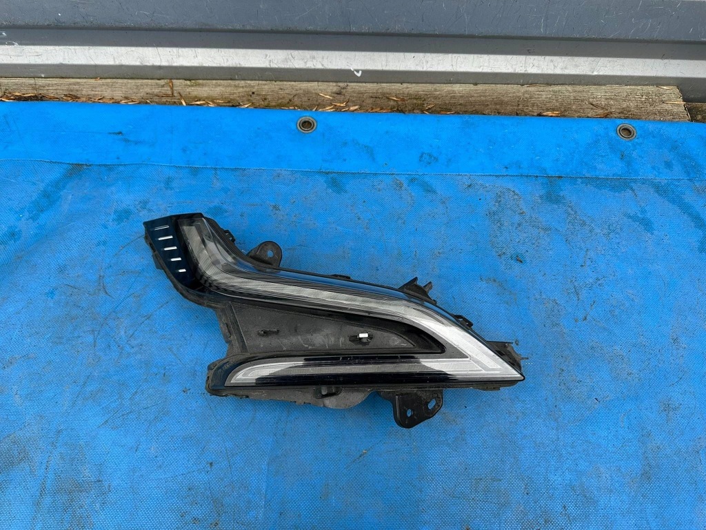 Купити Фара права led drl renault megane 5 v e tech 2021- 266009083r