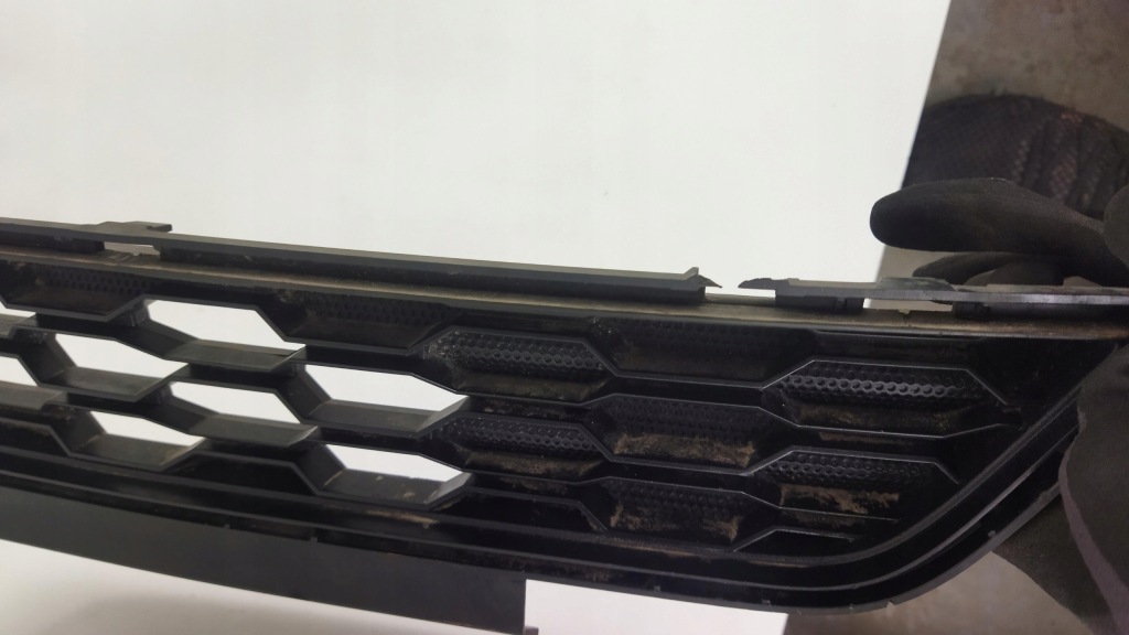 Купить Mustang gt 15- решётка бампера средняя нижняя