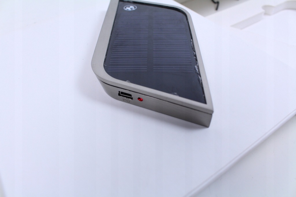 фото №6, Зарядное устройство солнечная bmw i3