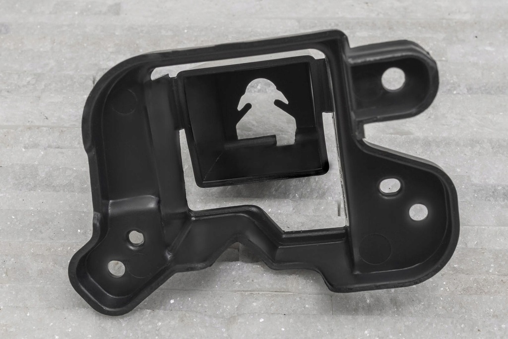 фото №9, Mazda 3 bm 13-16 кронштейн решетка правый bjs750153