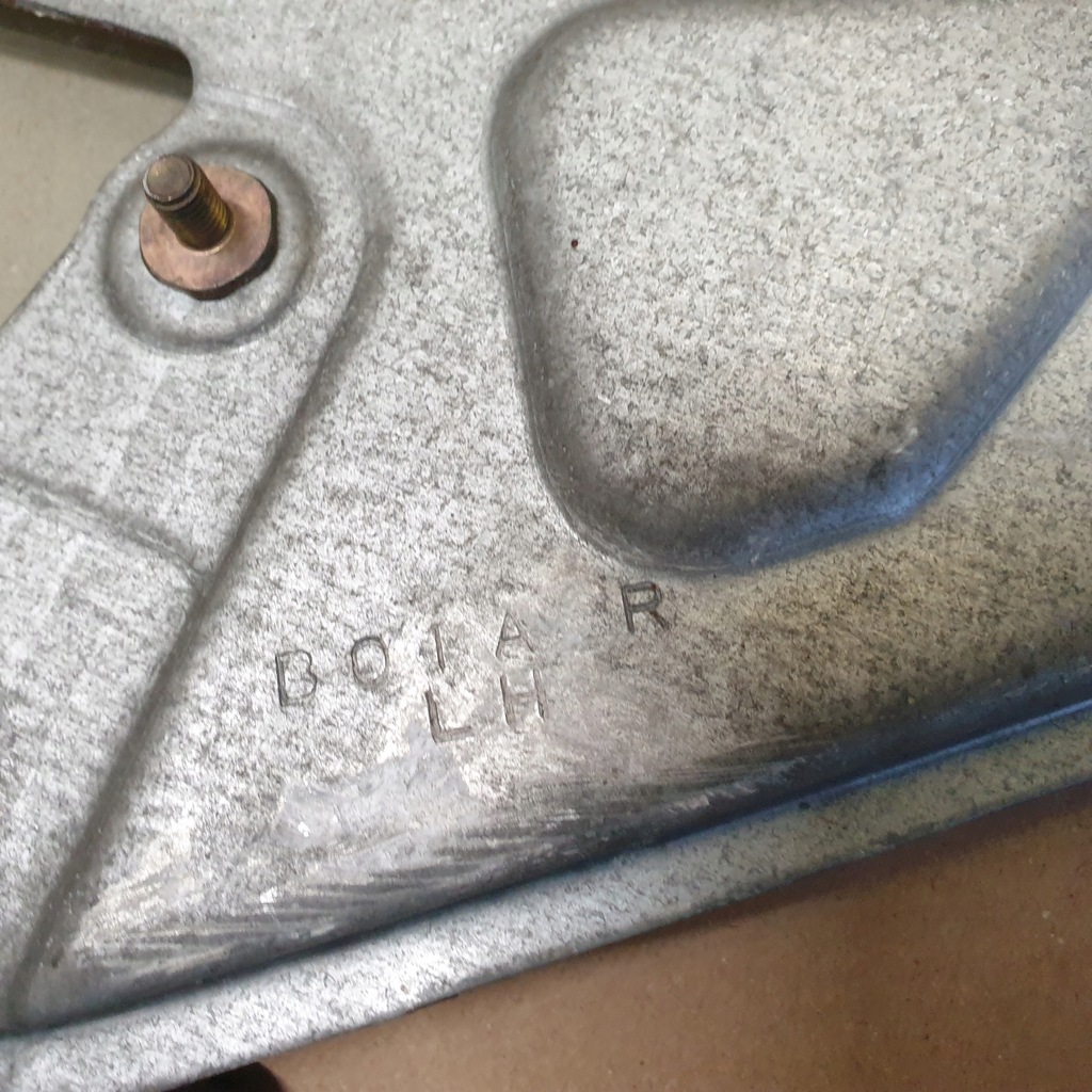 фото №8, Скло двері лівий задня mazda 323