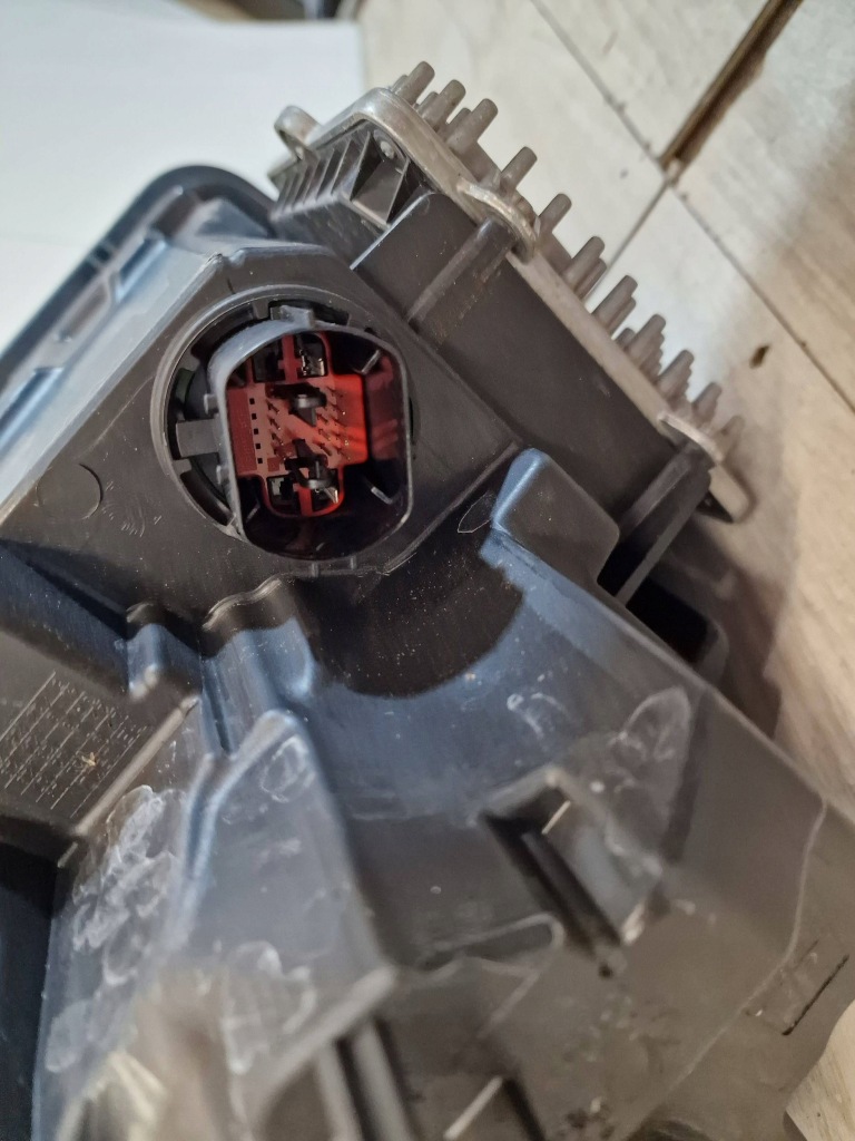 Фара правий перед jaguar e-pace led рестайлінг  x540 m9c3-13w029-ec premium rt в Україні