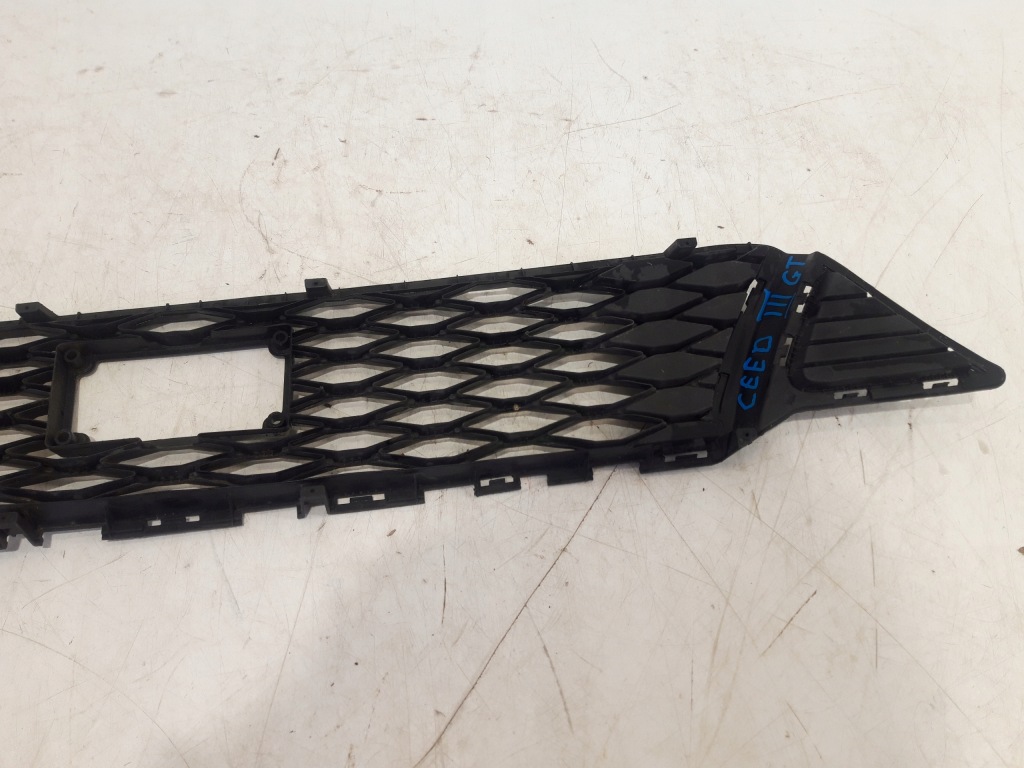 фото №14, Kia оригинальный номер 86561-j7710 решётка бампера gtline