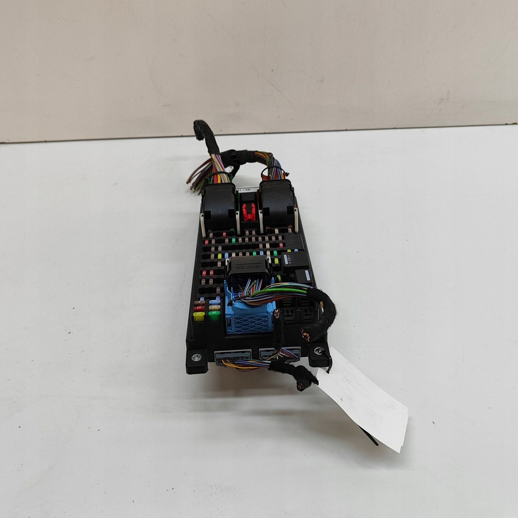 фото №2, Land rover range rover evoque l538 2015 рамка / модуль предохранителей