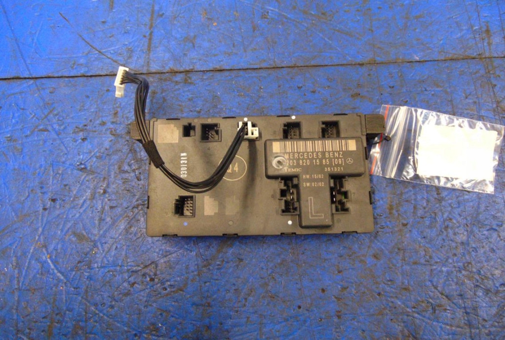 фото №1, Mercedes w 203 модуль двері 2038201585