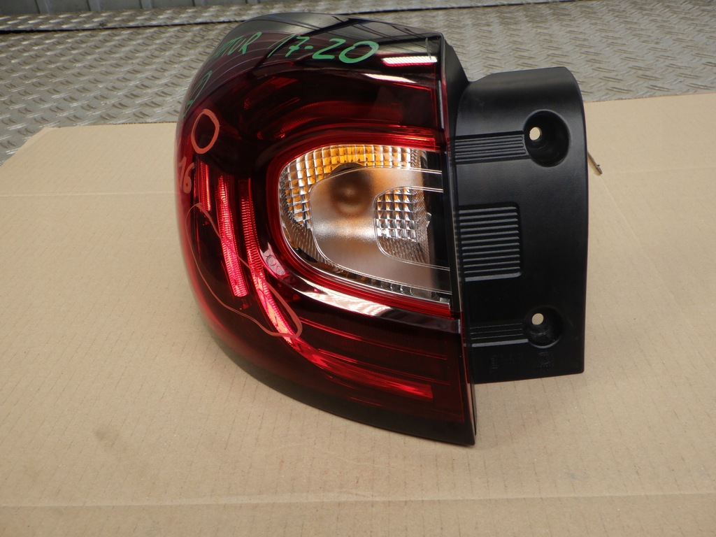 фото №1, Renault captur lift лампа led левая задняя