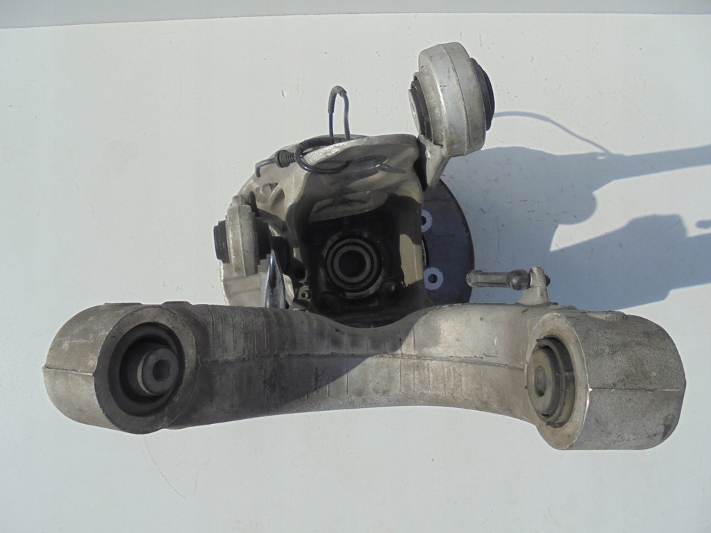 фото №13, Bmw e70 e71 x5 поворотный кулак правая задняя 6770984