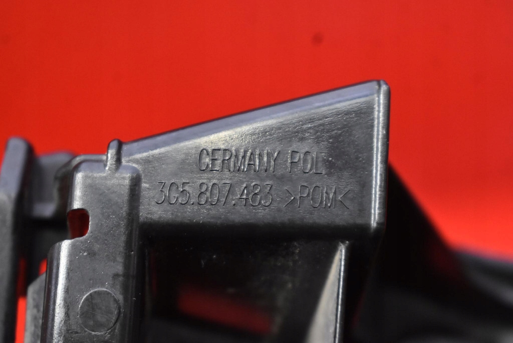 Кронштейн  бампера ліва задній 3g5807483 vw passat b8 седан 14-20 Зі Шроту