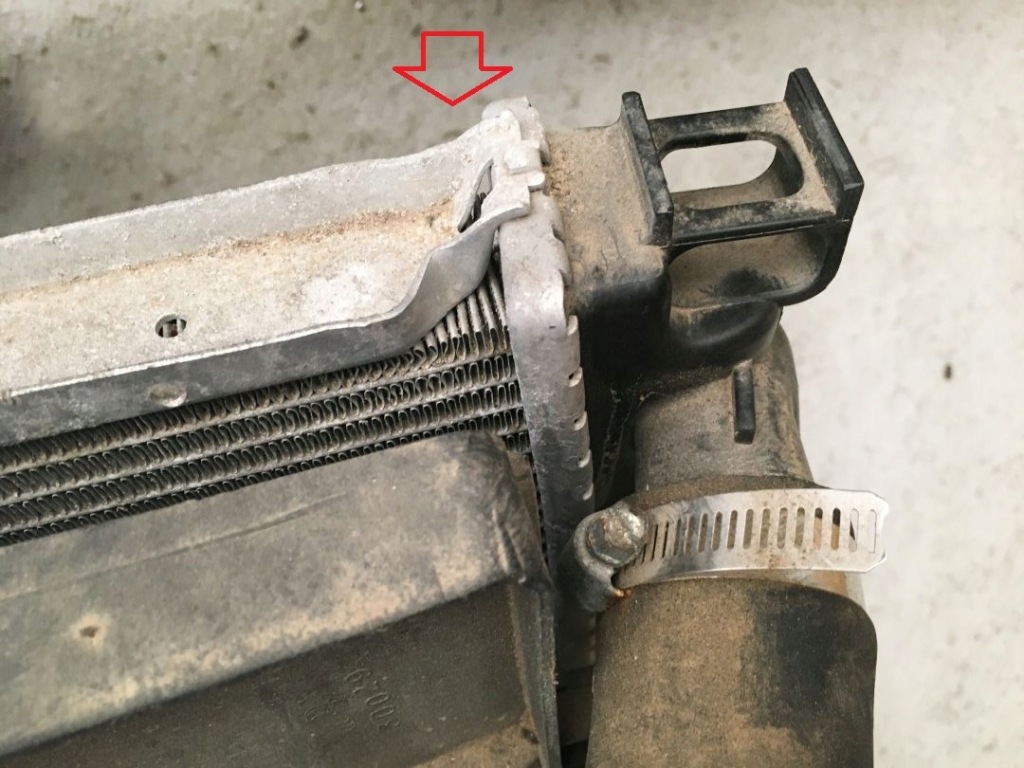 Chrysler 300c 5.7 hemi 04-10 радіатор вентилятор Недорого