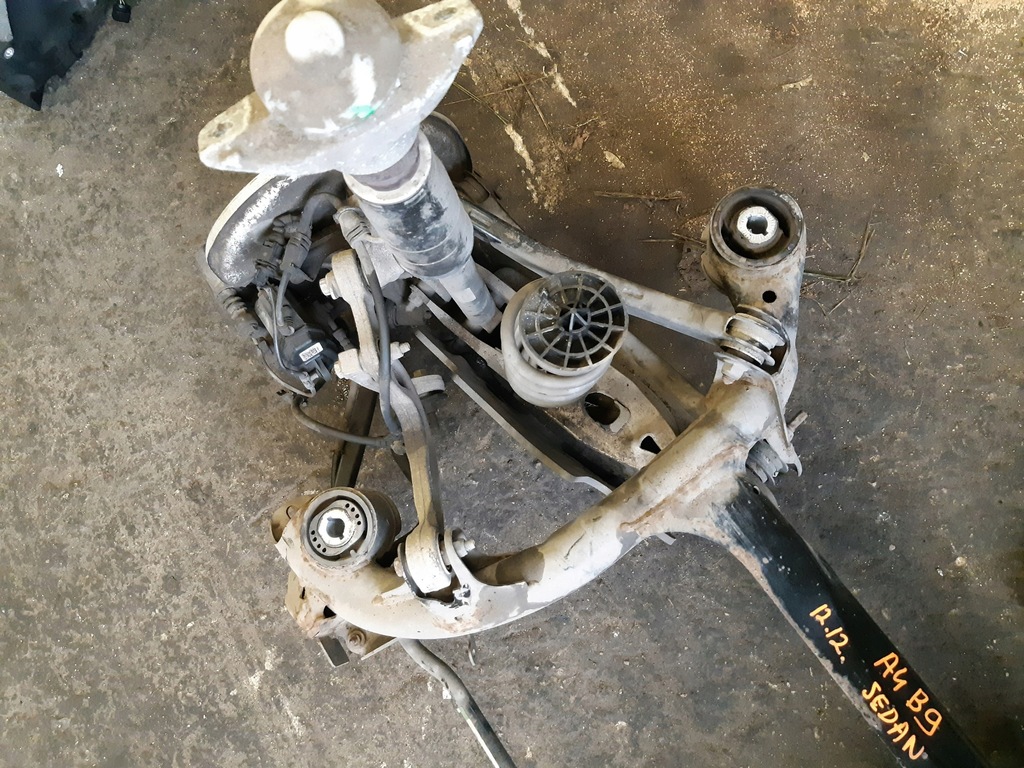 фото №7, Audi a4 b9 підвіска задня задні підрамник балка поворотний кулак важелі комплект