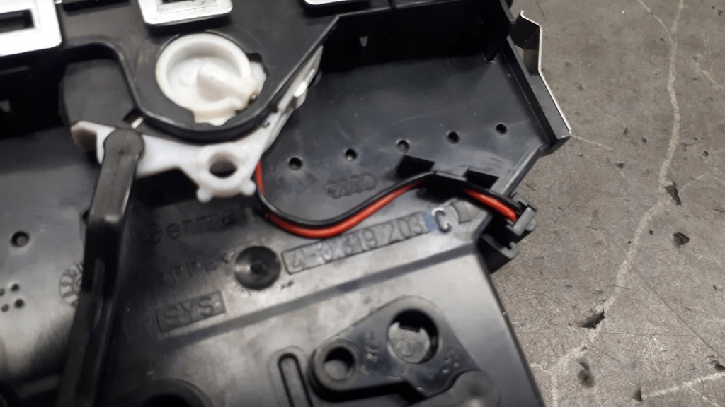 фото №9, 4f0819203c решітка обдув задня audi a6 c6