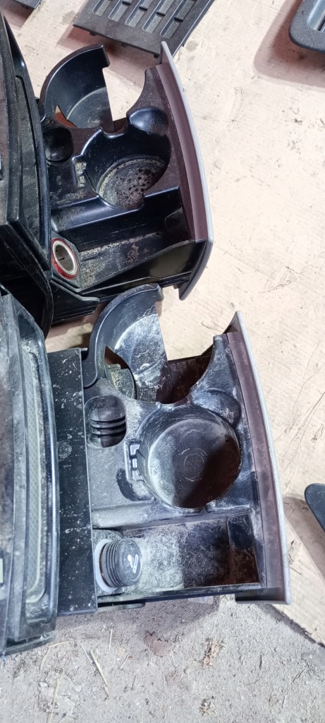 Купити Попільничка vw crafter sprinter 906 06-17 рік європа напої